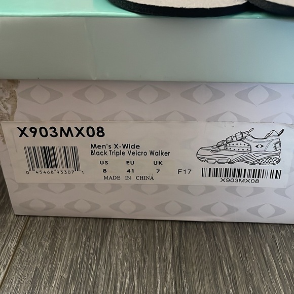 Men’s Apex Sneakers Size 8 X-Wide NIB - Picture 7 of 7